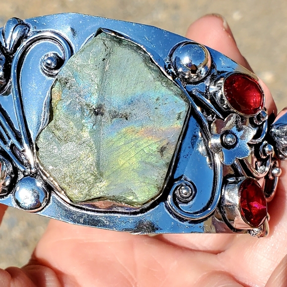 New Unique Rough Labradorite and Garnet Adjustable Cuff 925 Silver Bracelet. - Picture 11 of 16
